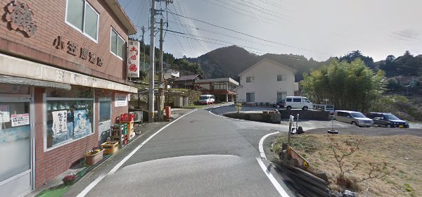 右折し、国道439号へ向かいます